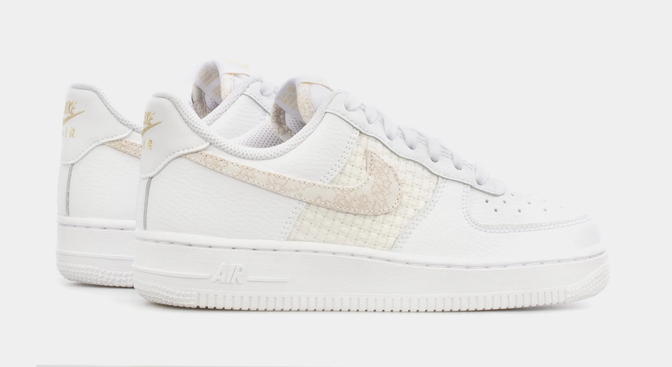 Air Force 1 '07 SE Womens Lifestyle Shoes (White/Beige)