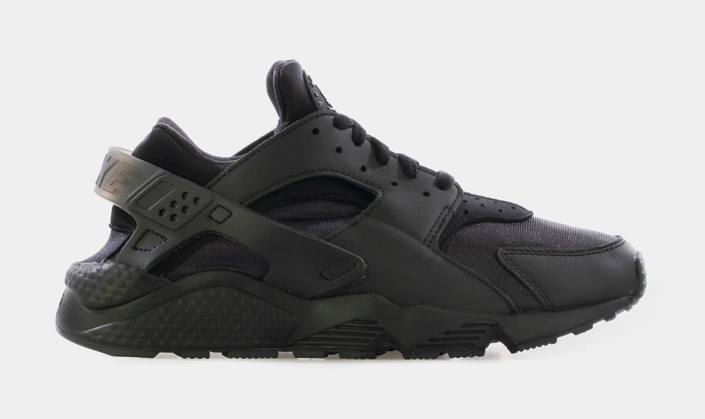 Air Huarache Triple Black Mens Lifestyle Shoes (Black)