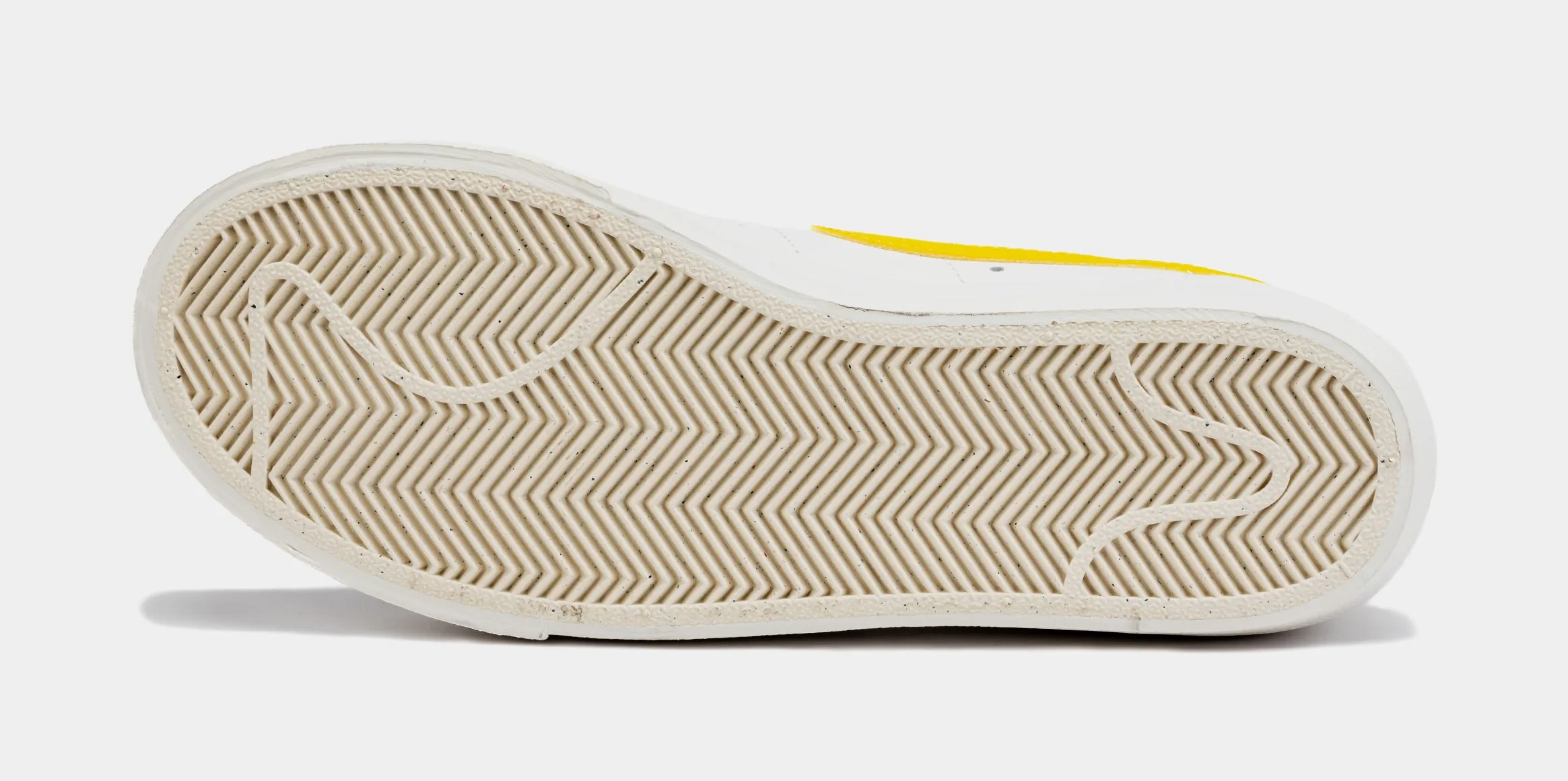 Blazer Low Platform Womens Lifestyle Shoes (White/Yellow)