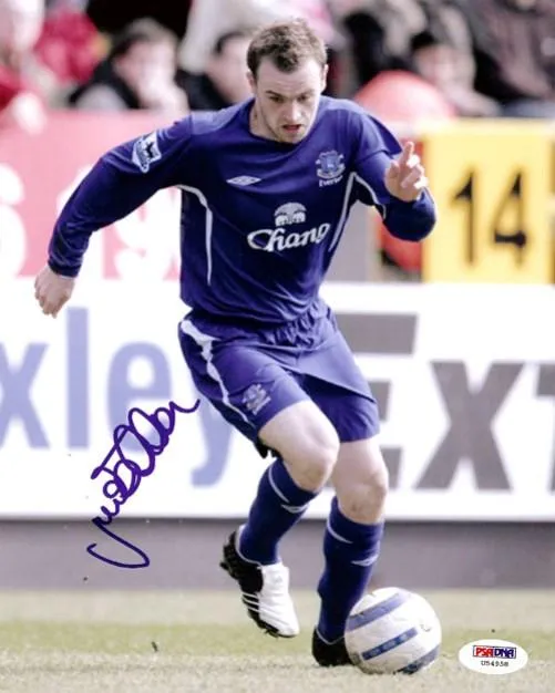 James McFadden Autographed 8x10 Photo Everton PSA/DNA #U54958